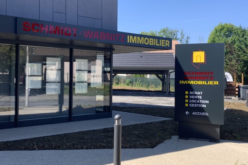 Enseigne 1 & Totem Lumineux