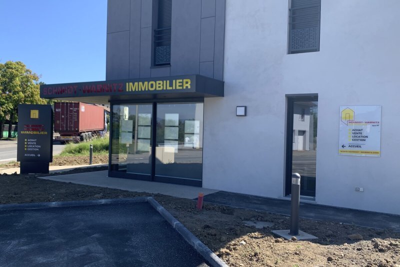 Enseigne 2, Totem Lumineux & Panneau d'information